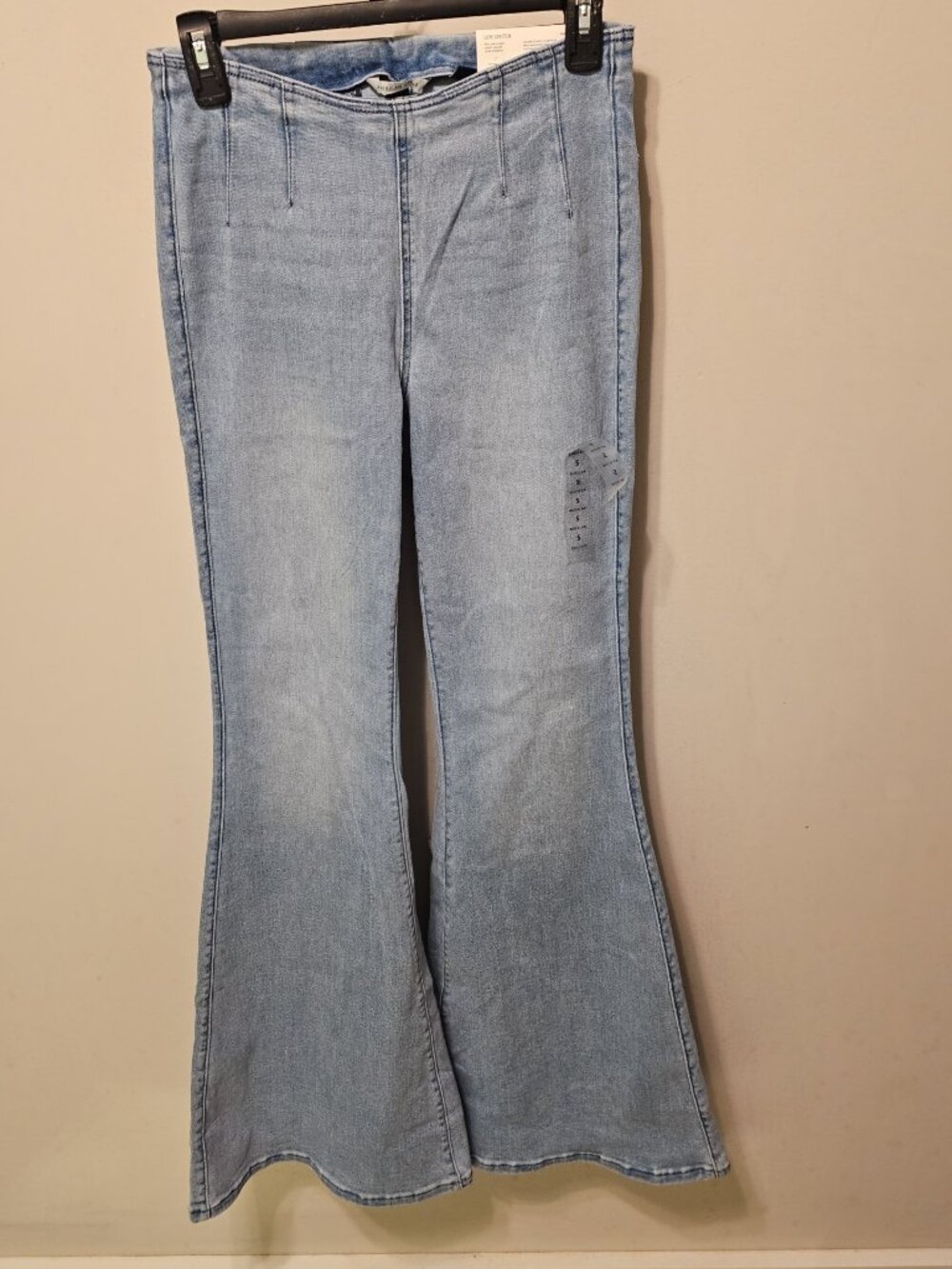 American Eagle Pull On Stretch Flare Jeans, Size Small NWT